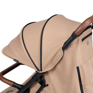 Дополнительная секция капюшона открывается молнией