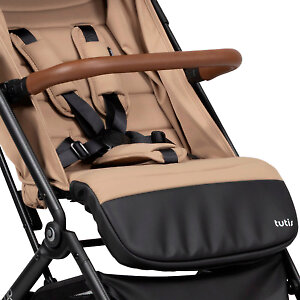 Подножка в нижней части покрыта экокожей, для дополнительной защиты ребенка есть бампер