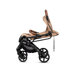 Коляска складывается одной рукой