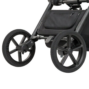 У коляски инновационные колеса из высокомолекулярного полимера с хорошей амортизацией