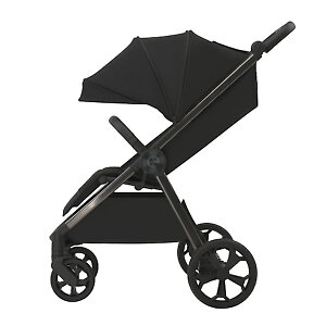 Капюшон обеспечивает комфорт во время прогулок в любое время года, защищая от осадков и солнца