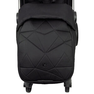 Для защиты от холода и ветра в комплекте есть утепленная накидка на ножки