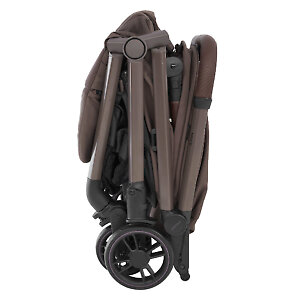 Коляска складывается очень компактно