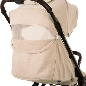 На задней части капора также есть сетчатое вентиляционное окошко, через которое можно наблюдать за малышом