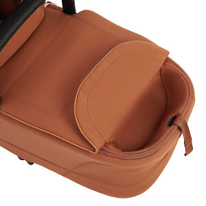 В изножье люльки есть отсек для мелочей