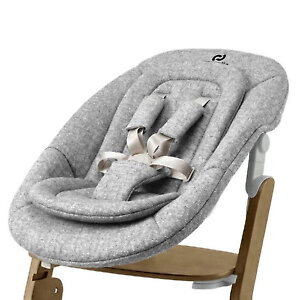 На основание стульчика можно установить шезлонг для новорожденного