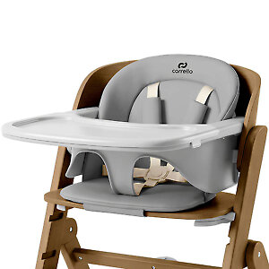 После 6 месяцев ребенка можно пересаживать в стульчик для кормления