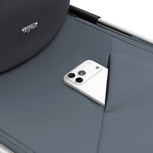 На самое накидке на ножки есть кармашек для мелочей