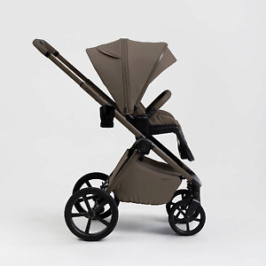 Прогулочный блок отличается улучшенной эргономикой и также регулируется по высоте на адаптерах