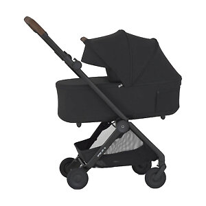 У спального блока большой капюшон с дополнительной секцией и козырьком