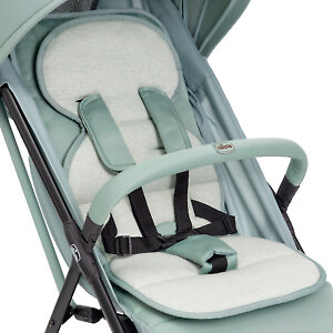 Для защиты и комфорта ребенка - 5-ти точечные ремни, бампер и матрасик