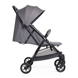 Сиденье раскладывается в полностью горизонтальное спальное место