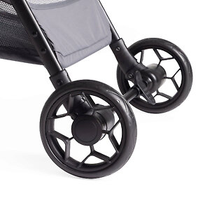 Задние колеса также с амортизацией, педаль тормоза не портит вашу обувь