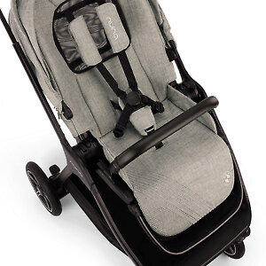 Для надежной фиксации ребенка предусмотрены 5-ти точечные ремни и бампер